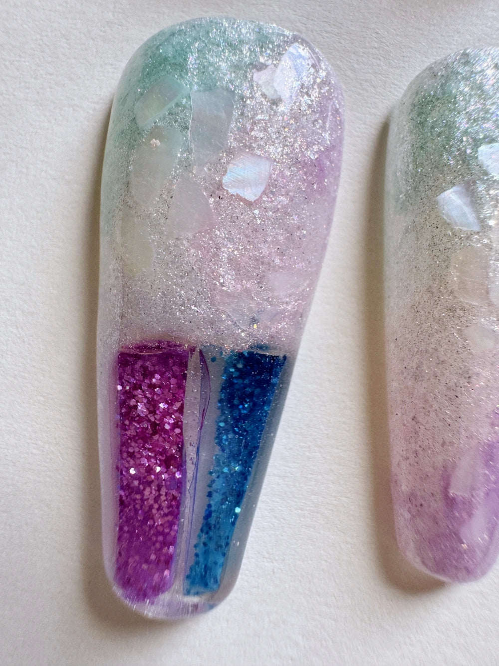 Illusion Hand Drawn Acetic Acid Broken Shells Dual Color Flowing Sand Nail Art