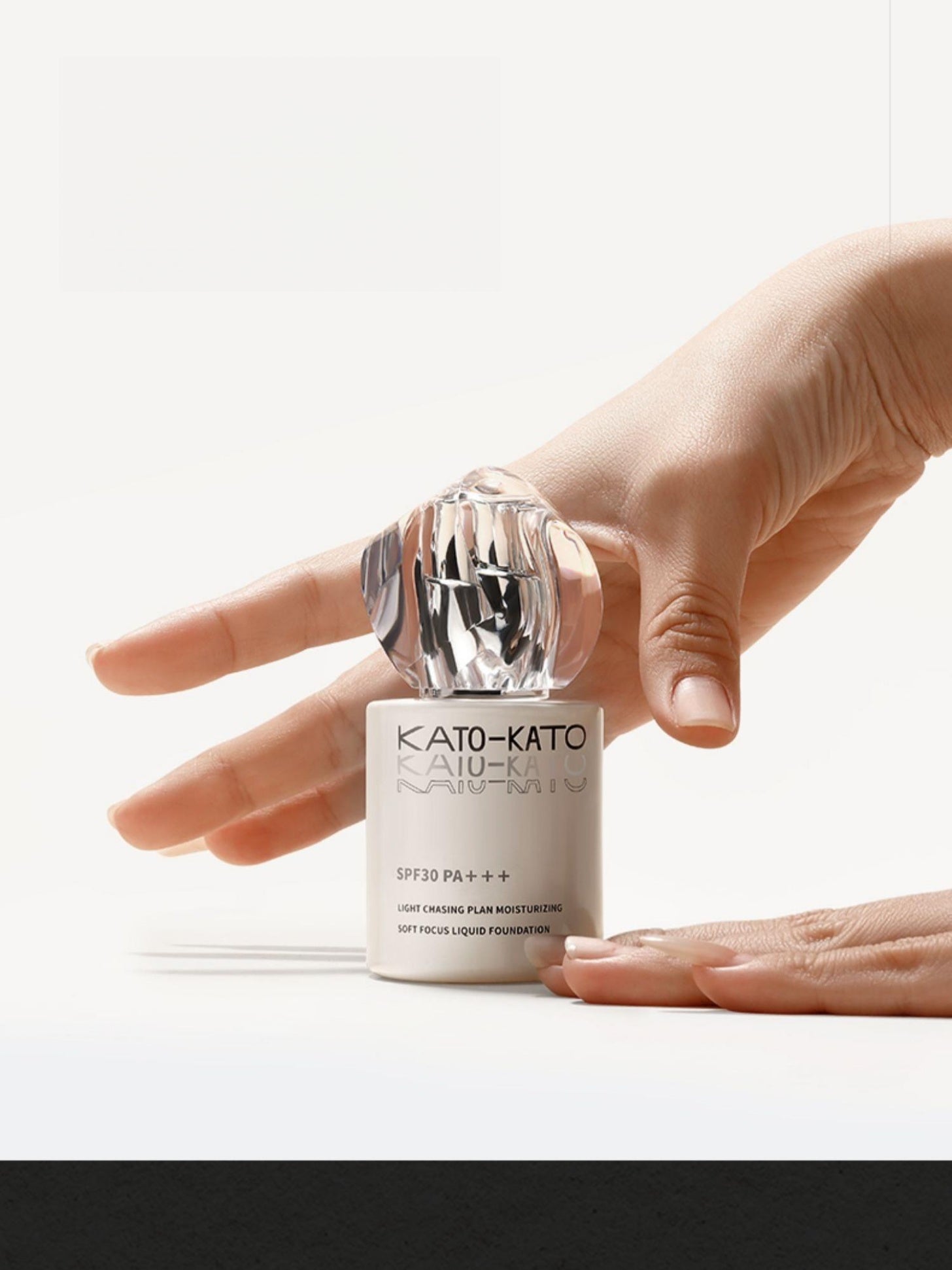 Light Chasing Plan Moisturizing Soft Focus Liquid Foundation 30g SPF30 PA+++