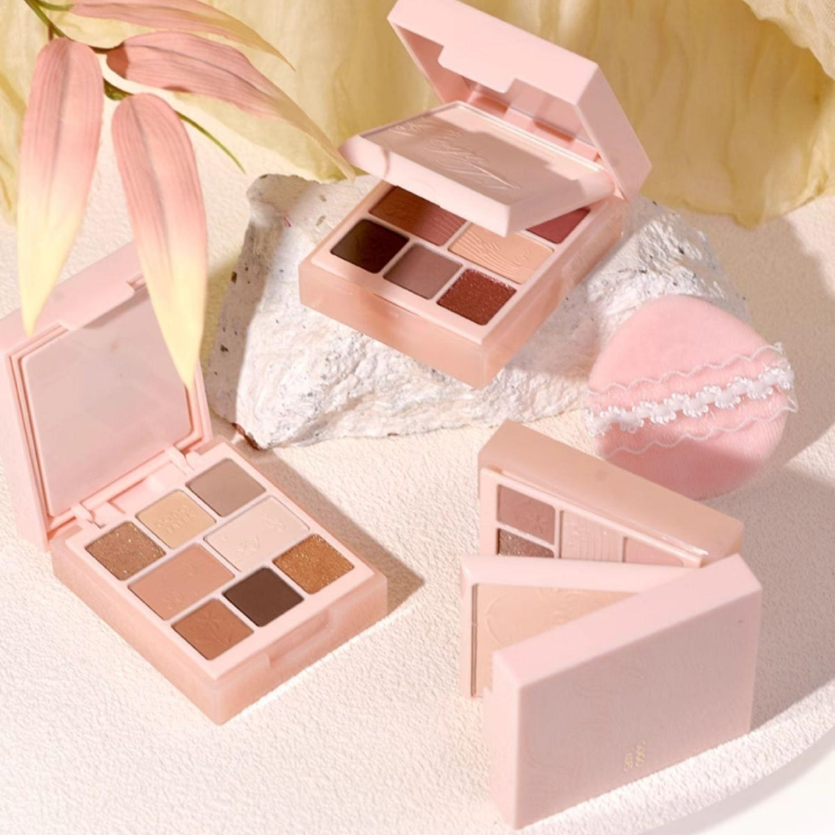 GOGO TALES 2-IN-1 Kit Pressed Powder Eyeshadow Palette 15.2g