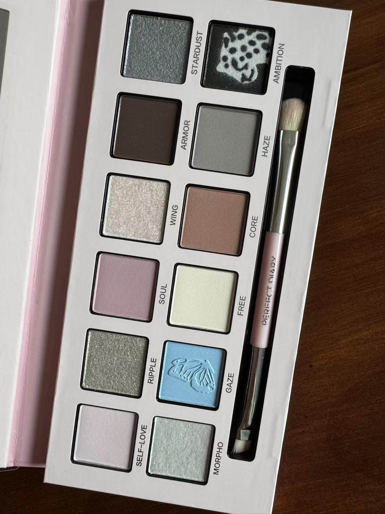 Perfect Diary - Explorer Eyeshadow 20 Butterfly and Snow Leopard - Soft Pink 14g