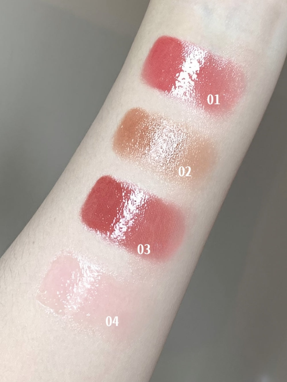 nukka Glowy Lip Gloss 2.3g